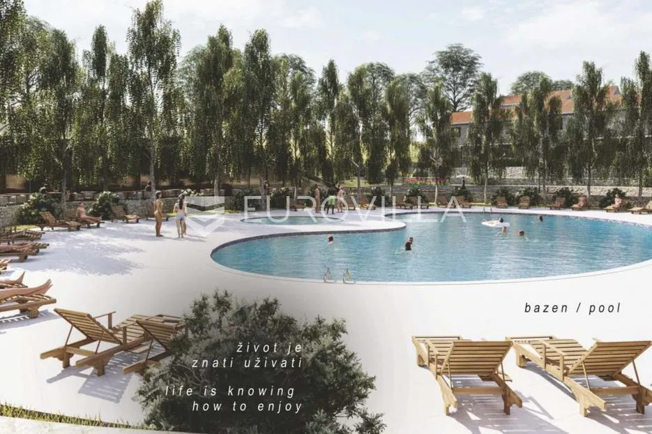 istra, atraktivno zemljište uz prometnicu koja povezuje bale s vodnjanom - slika 10