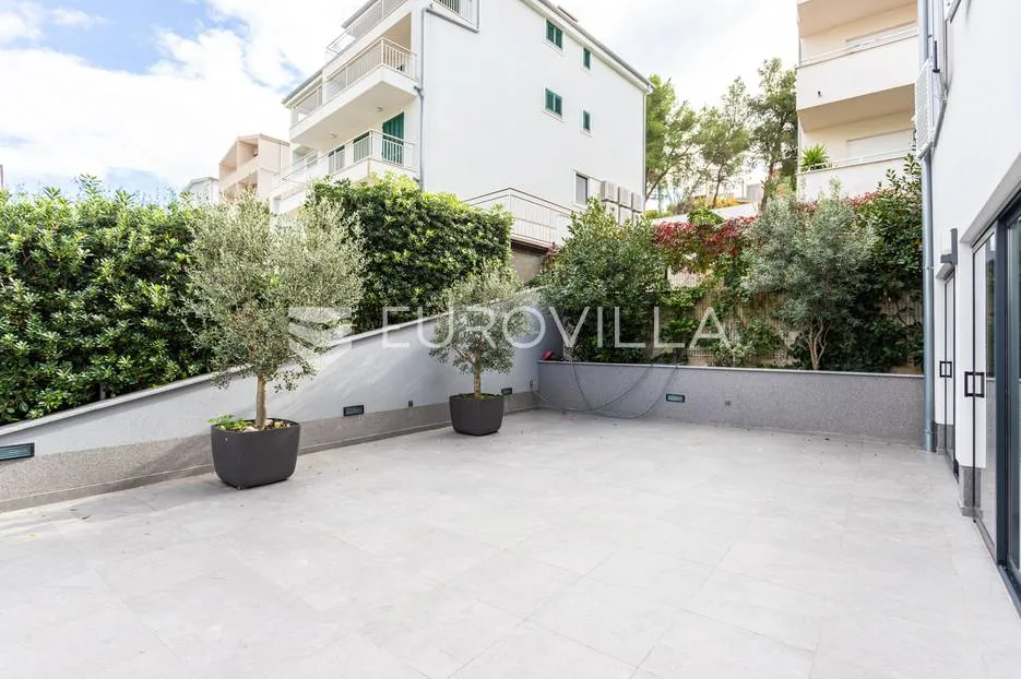 trogir, okrug gornji, prekrasna vila s pogledom na more - slika 35