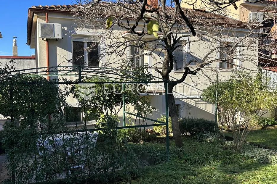 Istra, Pula - dvojna kuća NKP 150 m2 u neposrednom centru grada - Centar