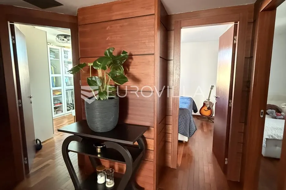 zadar, borik dizajnerski moderno uređen trosoban stan na prvom katu 96 m² - slika 20
