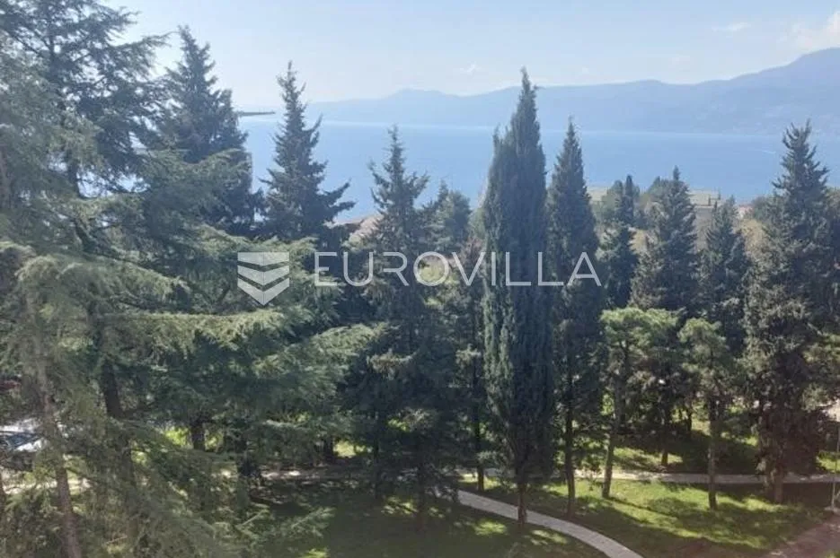 Rijeka, Krnjevo, četverosobni stan površine 68 m², pogled na more