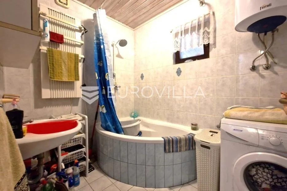 vir, nekretnina na izvrsnoj lokaciji, 40 m od mora, s dva odvojena apartmana - slika 44