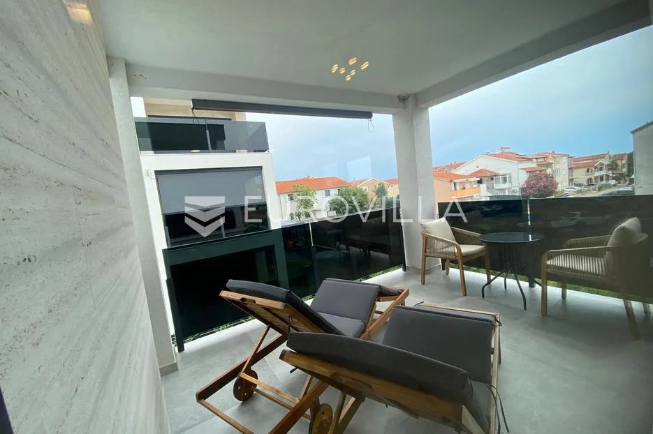 zadar, privlaka, dvosoban stan na prvom katu moderne zgrade s pogledom na more - slika 11