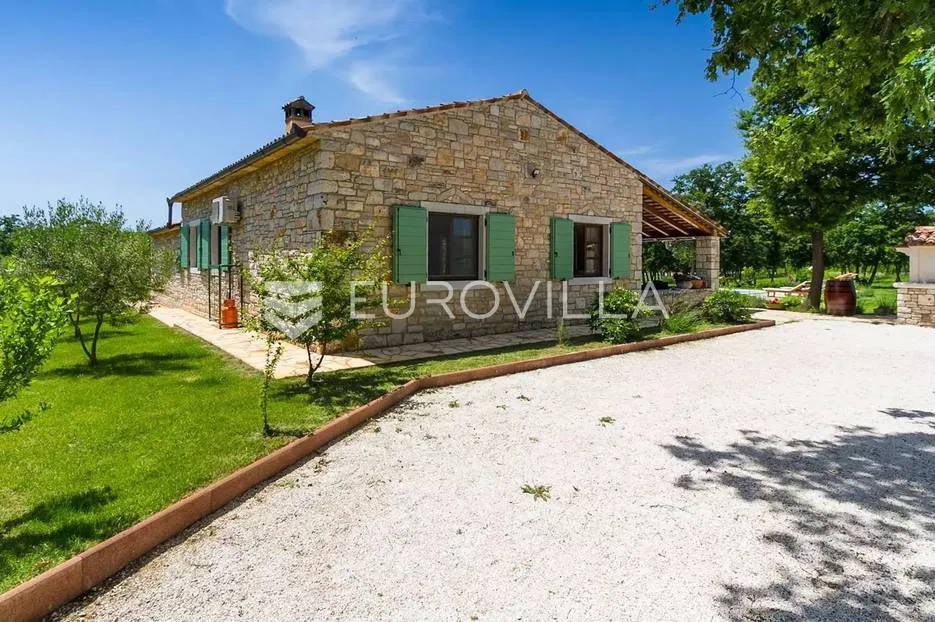 istra, bale, vila s bazenom na imanju od 30.000 m2 u osami - slika 9