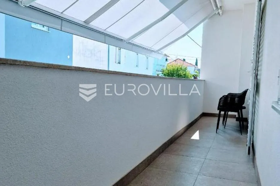 trogir, novouređena dvojna kuća u neposrednoj blizini centra - slika 16