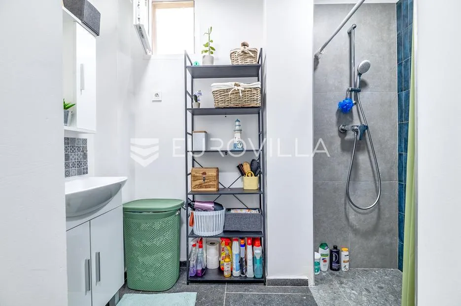 zagreb, vrapče, prekrasan trosoban stan 61 m² - slika 7