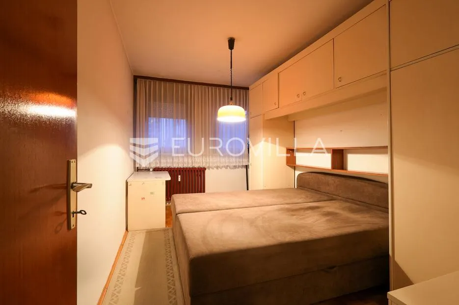 slavonski brod, centar, komforan trosoban stan 68 m² - slika 3