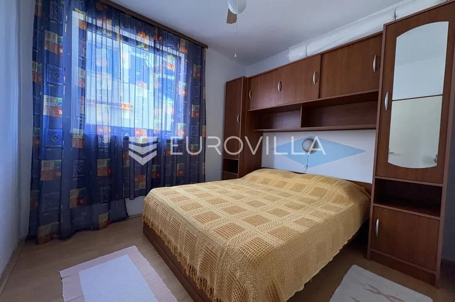 vodice, kuća s 5 apartmana, 278 m² - slika 18