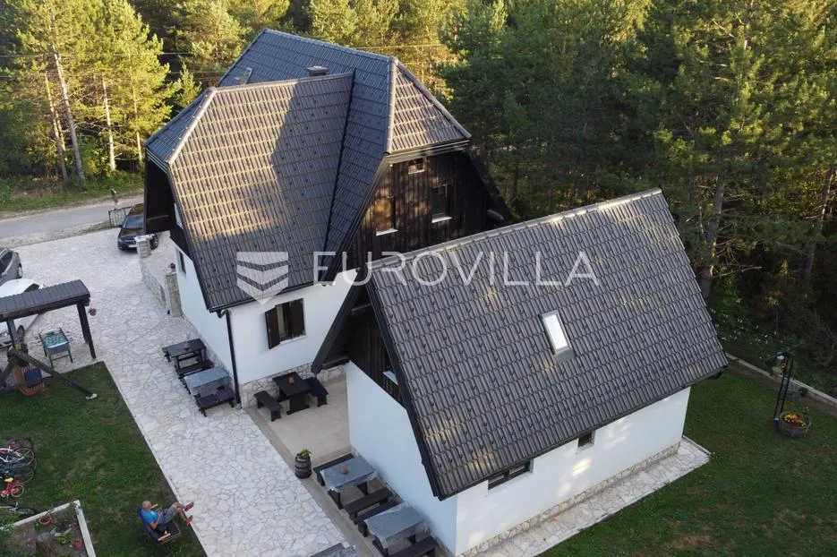 plitvička jezera, korenica, dvije kuće 470 m² - slika 2