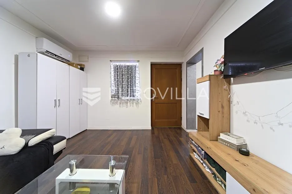 osijek, novi grad, na prodaju dva adaptirana i namještena stana u kući 41 m² - slika 13