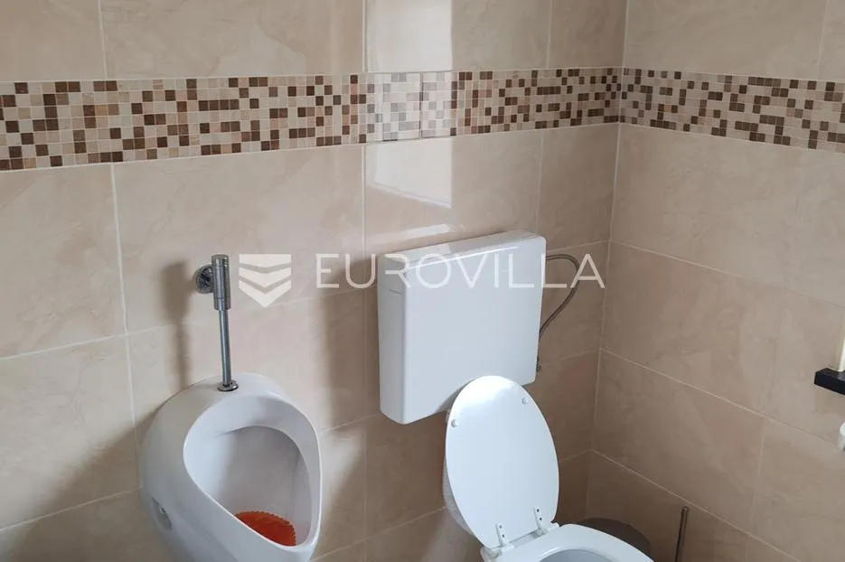 istra, tinjan, samostojeća kuća s bazenom i okućnicom 350m2 - slika 37
