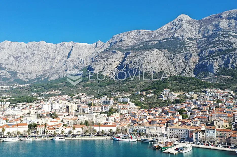 Makarska, građevno zemljište na atraktivnoj lokaciji