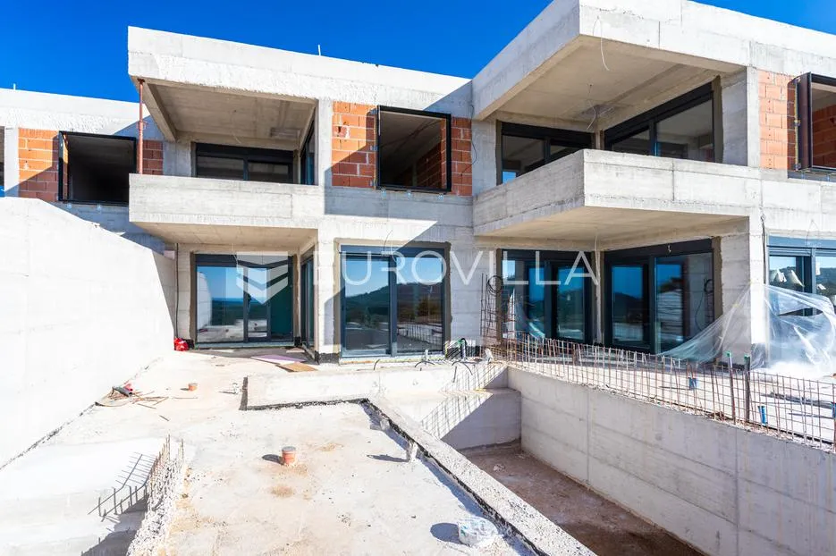 primošten, trojna vila s prekrasnim pogledom na more - slika 5