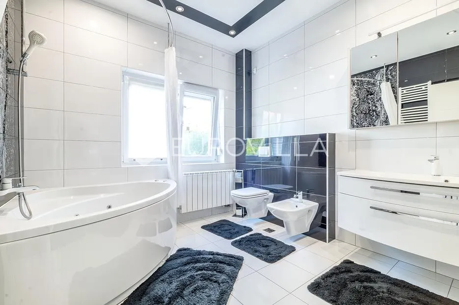 zagreb, centar, buconjićeva, četverosoban stan 226 m², terasa 2 parkirna mjesta - slika 10