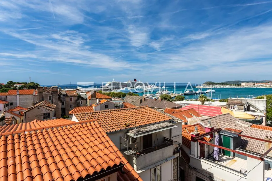 split, bačvice, komforan dvosoban stan površine 67 m² - slika 11