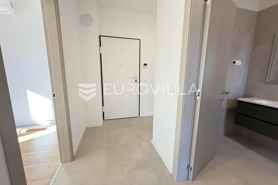 istra, premantura, luksuzni trosobni stanu u prizemlju s bazenom, 95 m², 500 od mora - slika 6