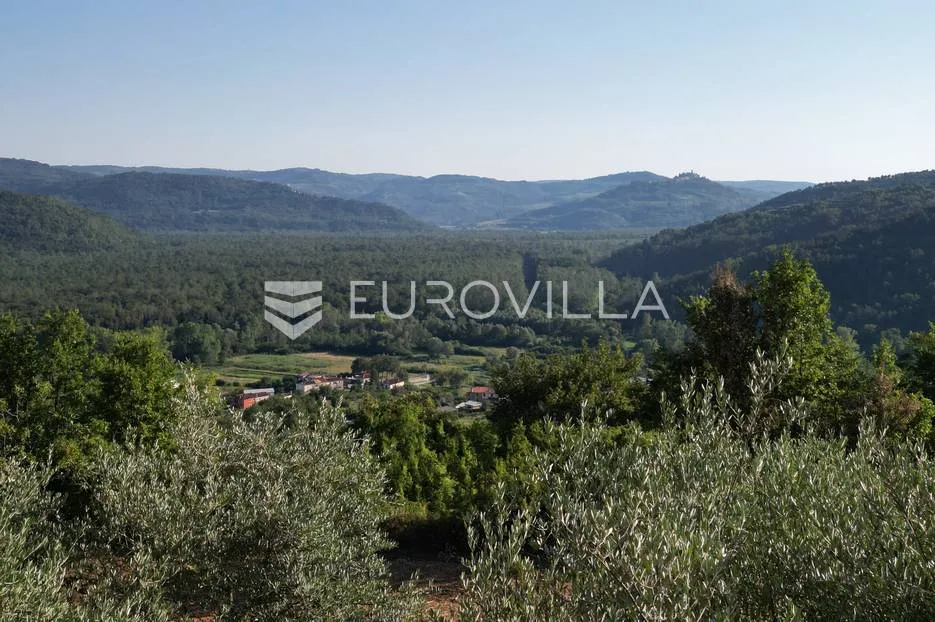 istra, motovun, građevinsko zemljište s pogledom na povijesne gradove - slika 7