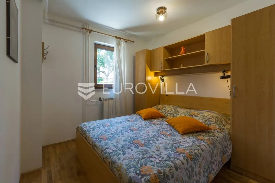 štinjan, prekrasna kuća u nizu s vrtom i pogledom more 300 m² - slika 72