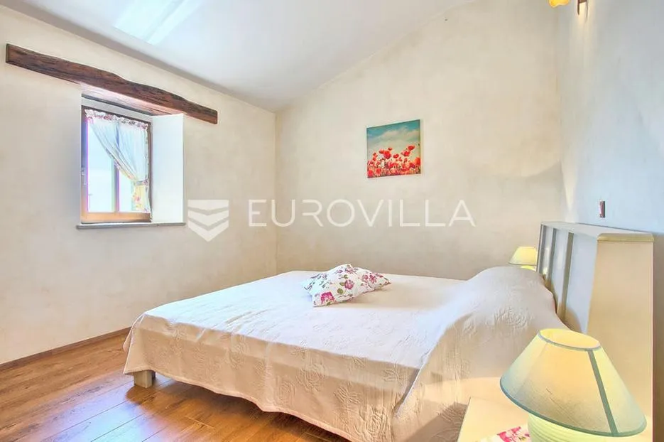 istra, poreč - elegantna kamena vila s bazenom, iznimno kvalitete gradnje - slika 23