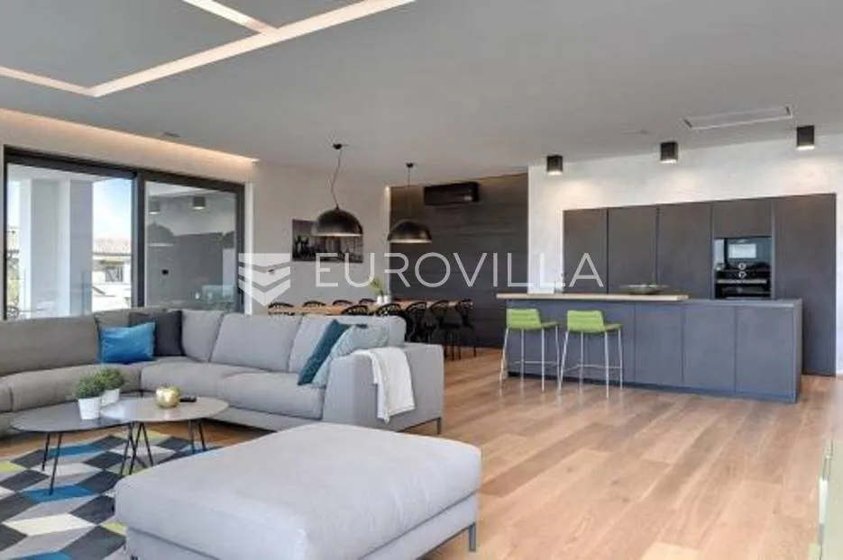 istra, vodnjan vila s pogledom na brijune 499 m2 - velika okućnica - slika 46