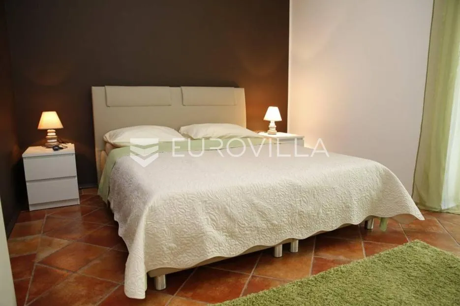 vodice, atraktivna vila 850 m² - slika 8