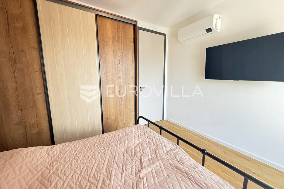 pula, centar, moderni i vrhunski dvosobni stan, 2. kat, 66.31 m², naktriven parking, lift, smart home - slika 8