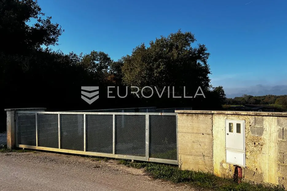 Istra, Šurida, građevinsko zemljište 2006 m² - Štinjan, Pula