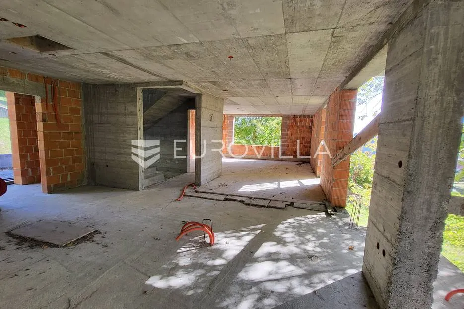 sveta nedelja, srebrnjak, roh bau vila nkp 400 m2 na zemljištu 4852 m2 - slika 14