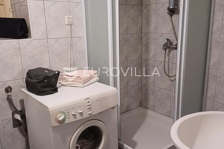novi vinodolski, kuća, peterosoban stan 139 m² sa poslovnim prostorom 25 m², garaža, 300 m od mora - slika 5