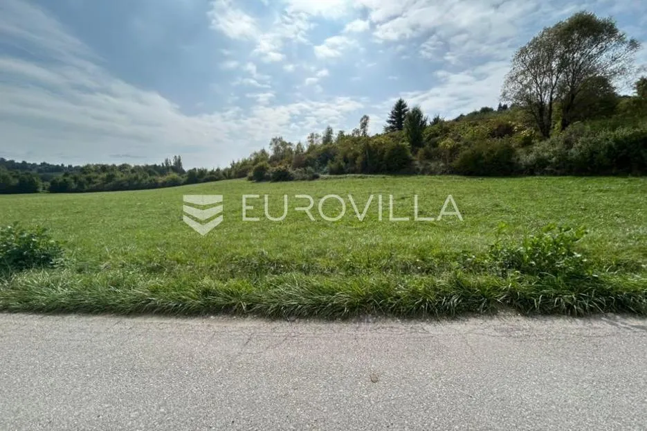 Jastrebarsko, Sveta Jana, građevinsko zemljište 2574 m², stambeno, poslovno, višestambena građevina