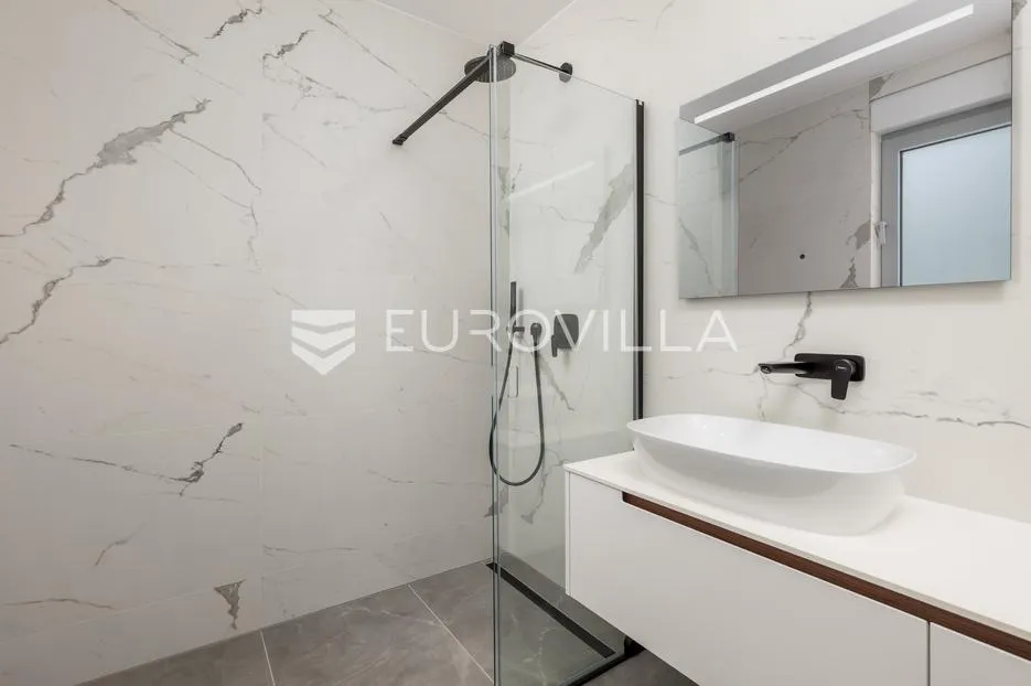 opatija, centar, prekrasan trosoban u novogradnji s pogledom na more nkp 110.54 m2 - slika 14