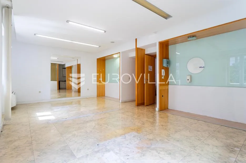 split, bačvice, poslovni prostor na izvrsnoj lokaciji - slika 7
