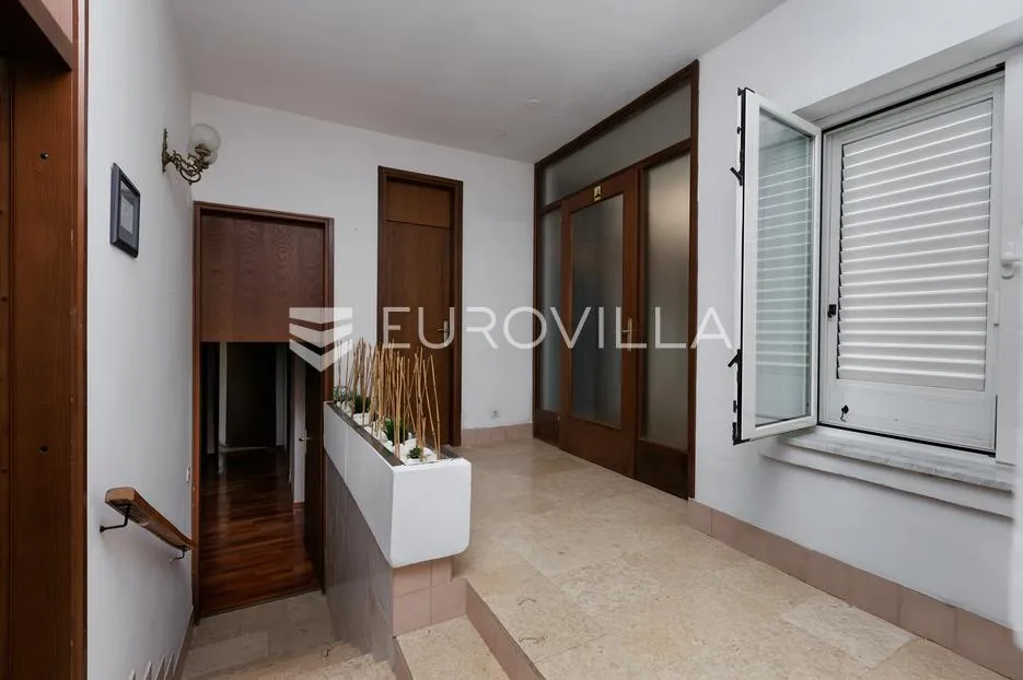 otok krk, njivice, unikatna kamena vila 1.red do mora brp 300 m2 - slika 12