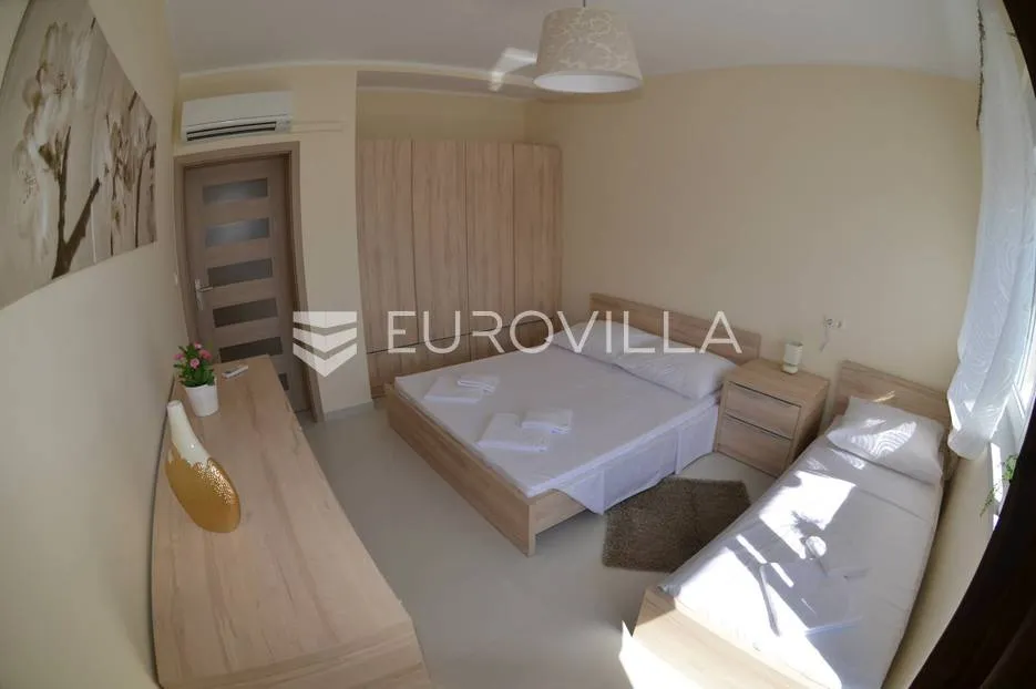 medulin, samostojeća kuća s tri apartmana nkp 240 m2 i pogledom more - slika 33