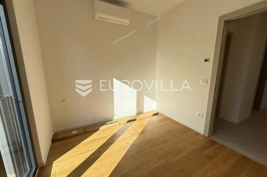 istra, premantura, luksuzni i komforni trosobni stan 2. kat, 67 m², 500 od mora - slika 13