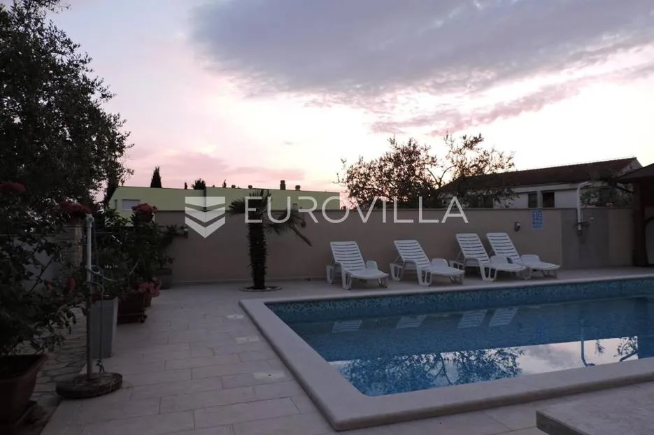 istra, peroj, apartmanska kuća s prekrasnom okućnicom i panoramskim pogledom na brijune - slika 12