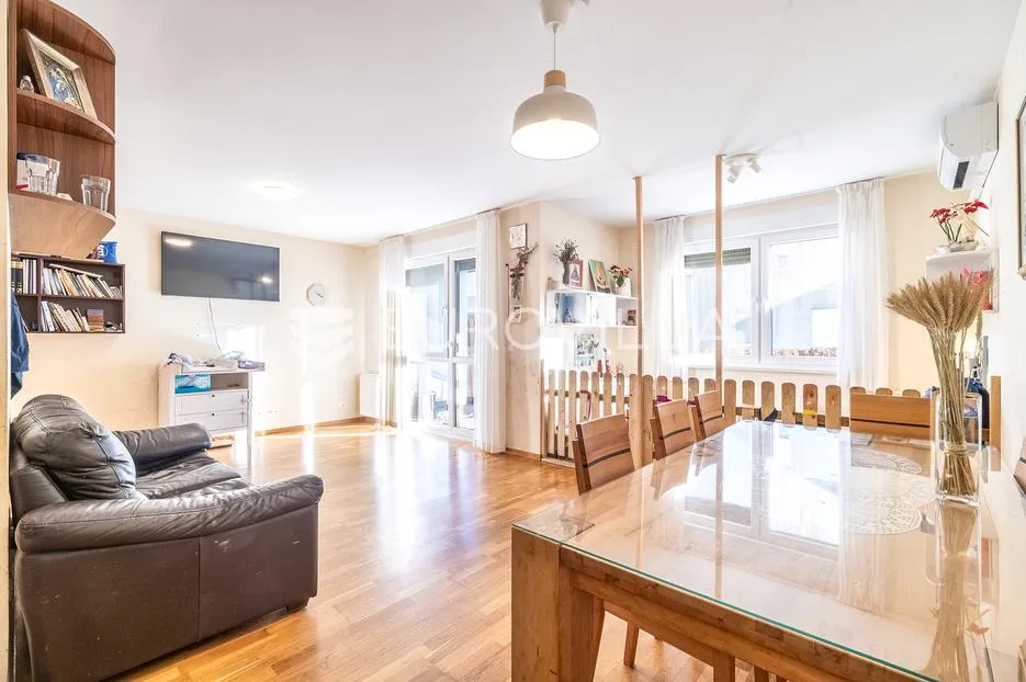 zagreb, odra, dvoetažni četverosoban stan s vrtom i 2 parkirna mjesta, 120 m² - slika 1