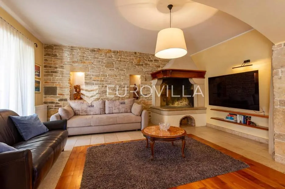 rakalj, predivna, prostrana villa s bazenom i velikom okućnicom, 452 m² - slika 16