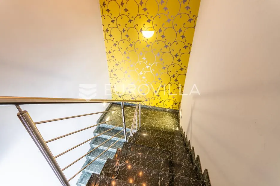 čakovec, centar, prekrasan četverosoban stan površine 145,69 m² - slika 10