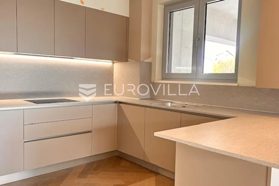 babonićeva luksuzan četverosoban penthouse - slika 7