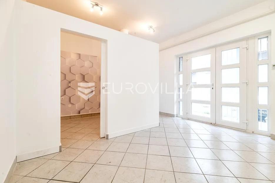 Zagreb, Trokut, poslovni prostor NKP 25 m2