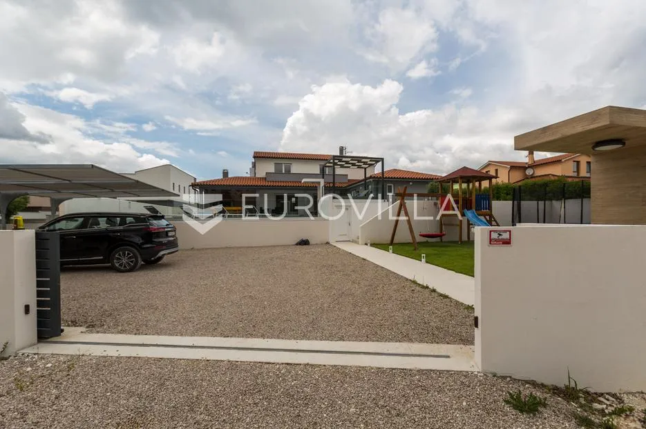 istra, svetvinčenat, moderna samostojeća kuća 155 m² s grijanim bazenom 32 m² - slika 33