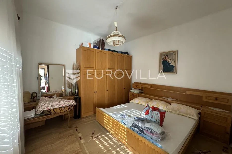 đakovo, centar, prostrana kuća sa dva stana i dvorištem 1018 m2 - slika 9