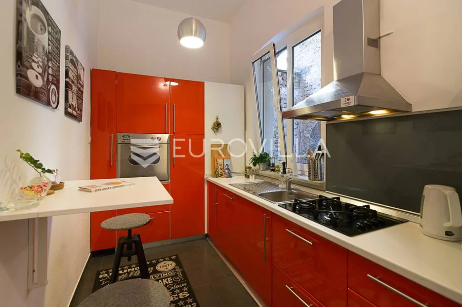 strogi centar pješačka zona trosoban stan 86 m² - slika 18