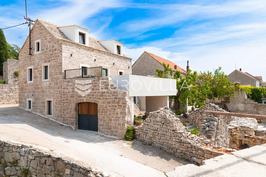 brač, pučišća, unikatna kamena vila - slika 25