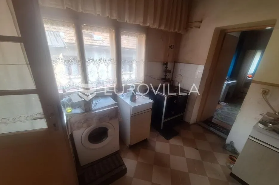 karlovac, dubovac, kuća 115 m², odlična lokacija - slika 2