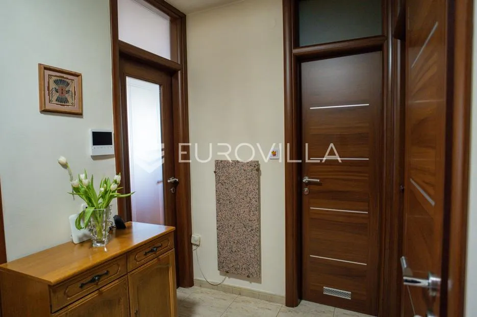 istra, rovinj, prekrasan obiteljski trosoban stan s dvije loggie, 78.40 m², namješteno - slika 8