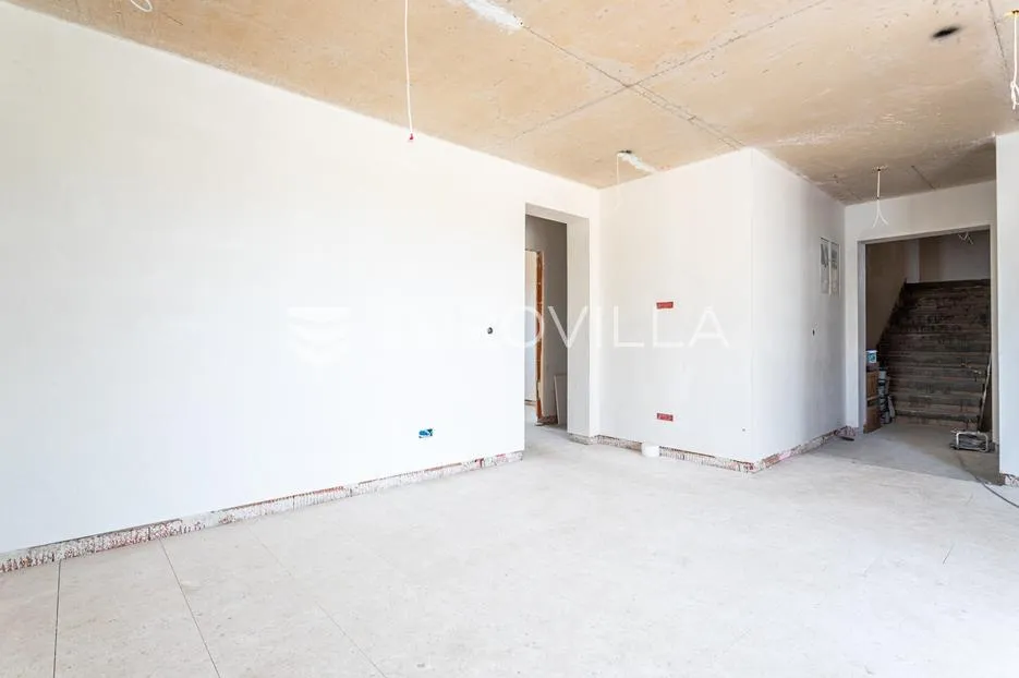 vodice, moderna novogradnja, stan s bazenom i privatnim vrtom, 300 m od mora, pr1 - slika 6
