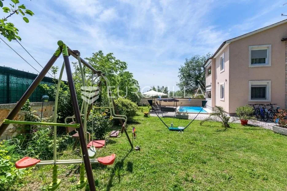 istra, pula, kuća s bazenom, teretanom i solarnim sustavom - slika 8