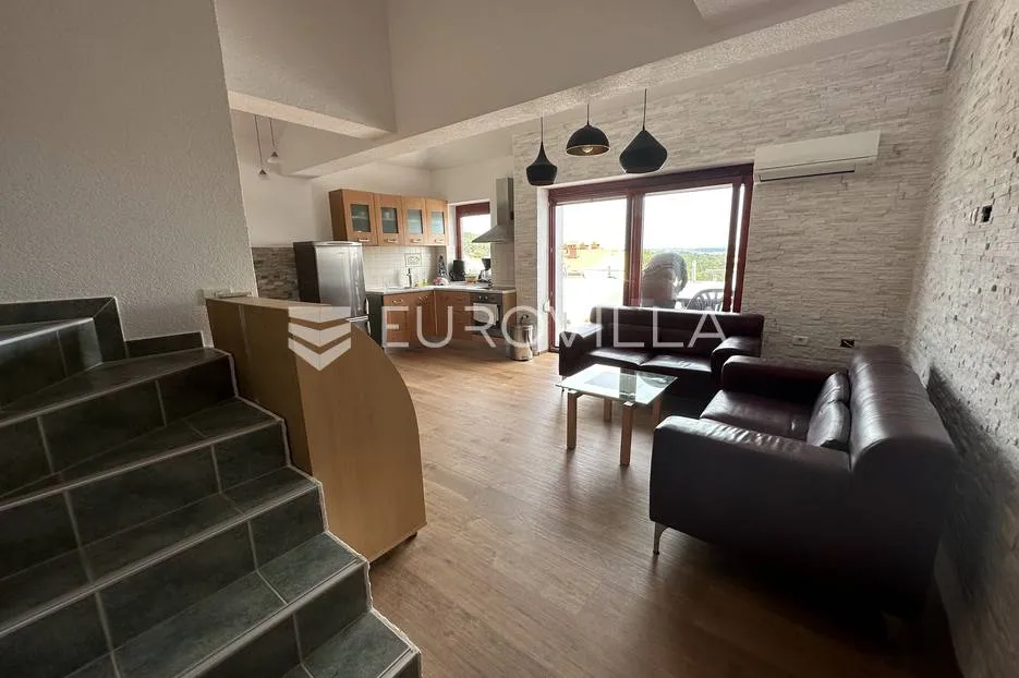Premantura, dvosoban stan od 73 m2, drugi kat, pogled more - Premantura, Medulin